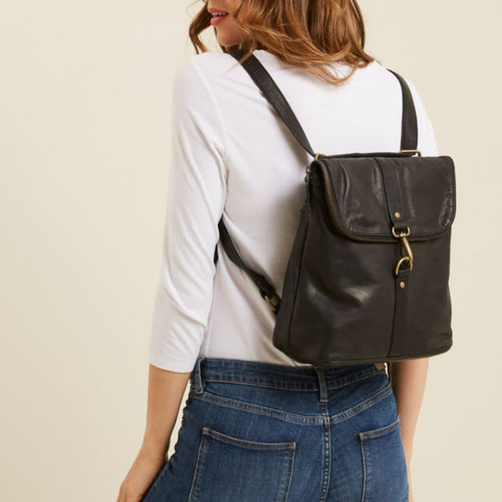 NWOT Fat Face Mia Multi Functional Convertible Black Leather Backpack and Tote
